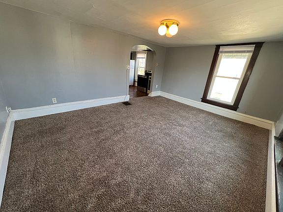 3rd image of 310 Superior St #1/2