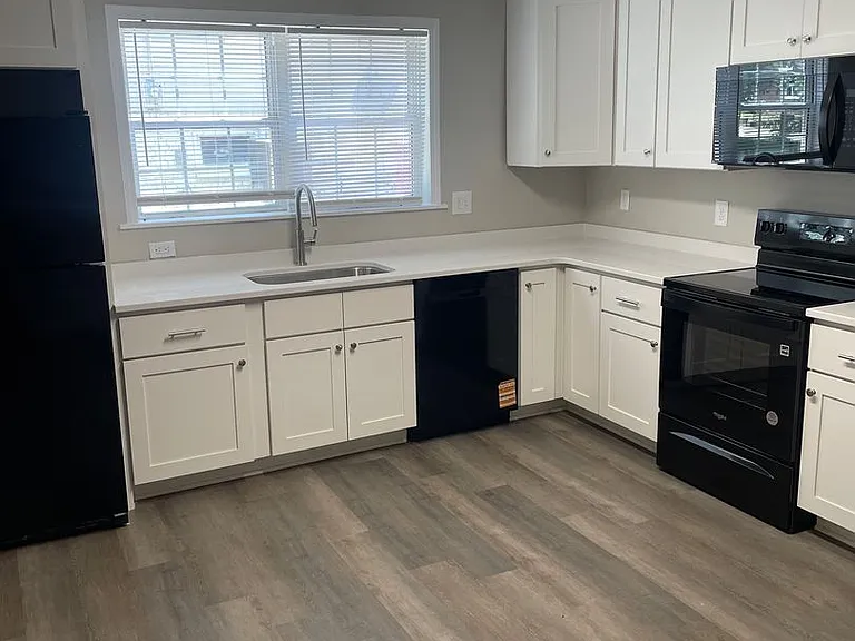 1002 Cayuga St — Photo 4