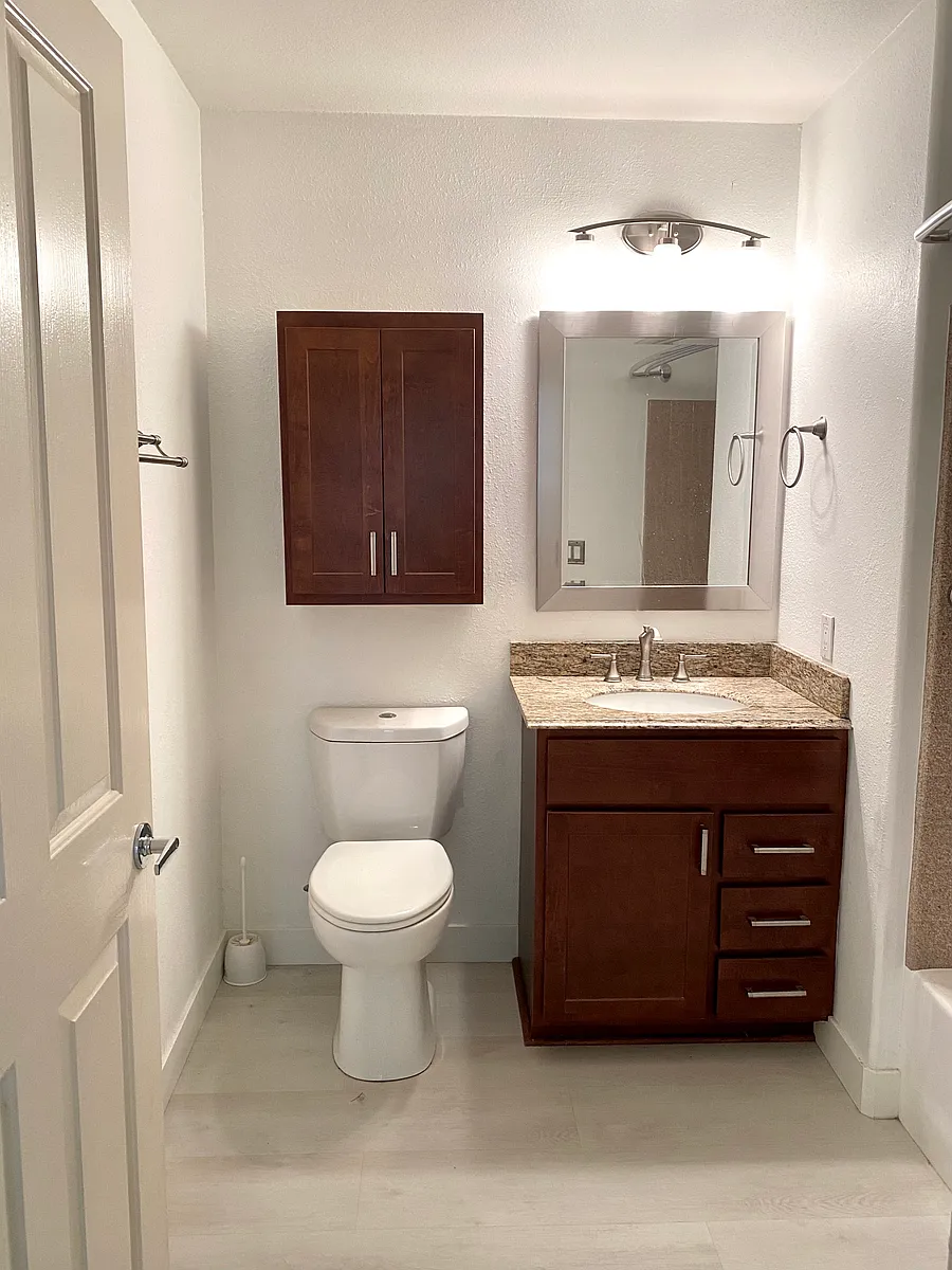 Building Photo - Reggio Aisle