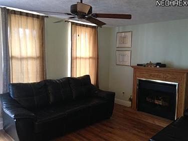 5th image of 1919 W 50th St