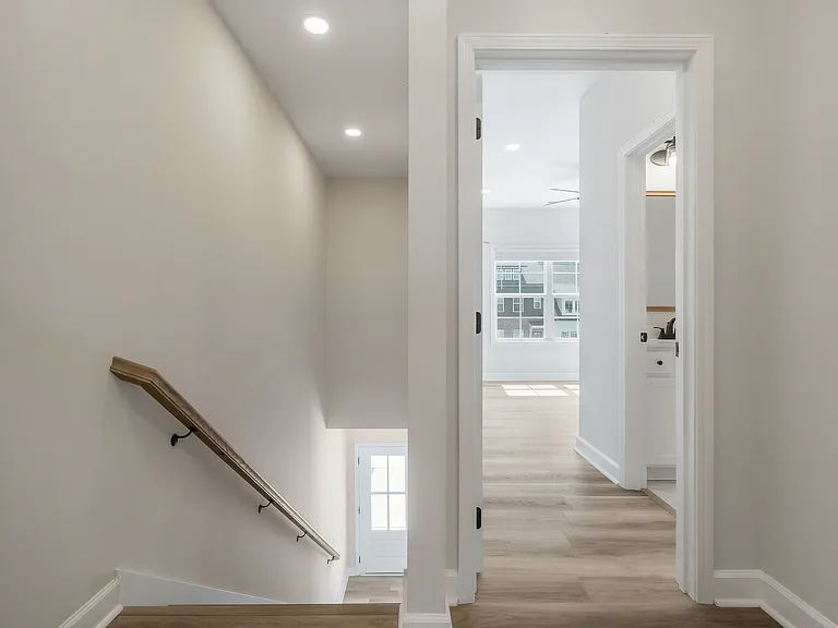 2417 Union St — Photo 14