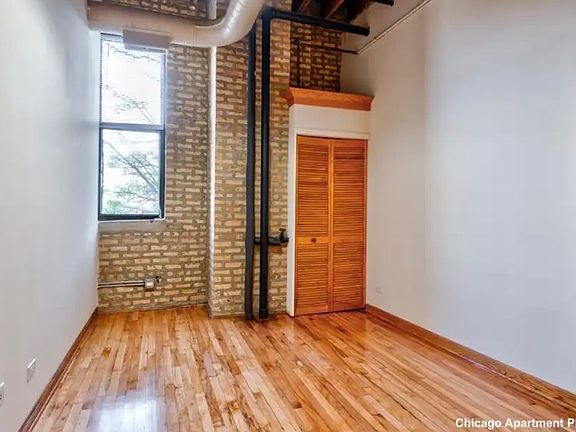 5th image of 3654 N Lincoln Ave