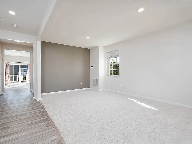 2085 Pomona Way — Photo 38