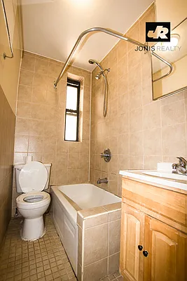 Rented by Jonis Realty | media 19