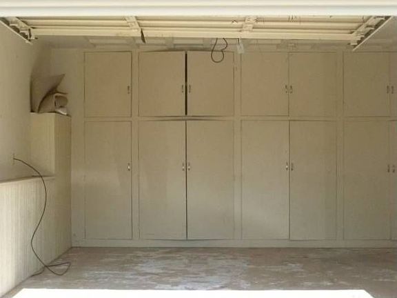 Garage Built-Ins