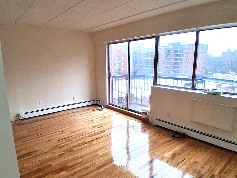 15813 72nd Ave #H — Photo 2