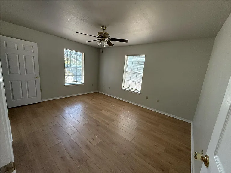 2907 Whisper Oaks Ln #D — Photo 8