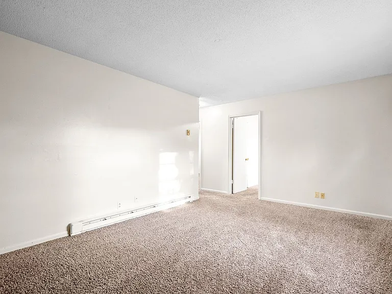 Madison Street-1221 — Photo 2