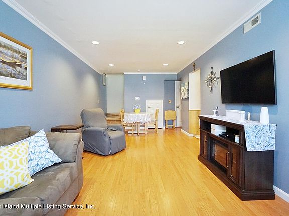 5th image of 16 Dreyer Ave #B