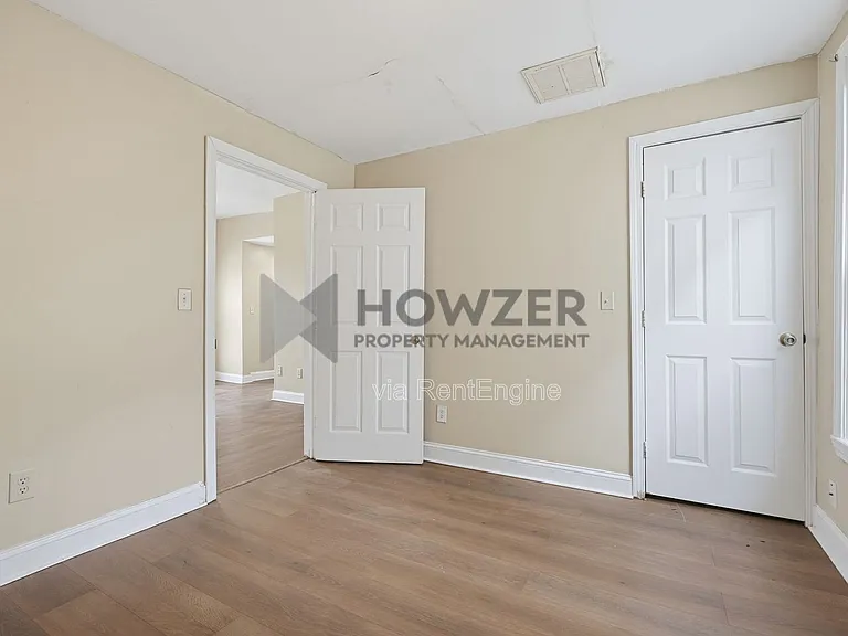 14-18 Chester Ave #16-14 — Photo 21