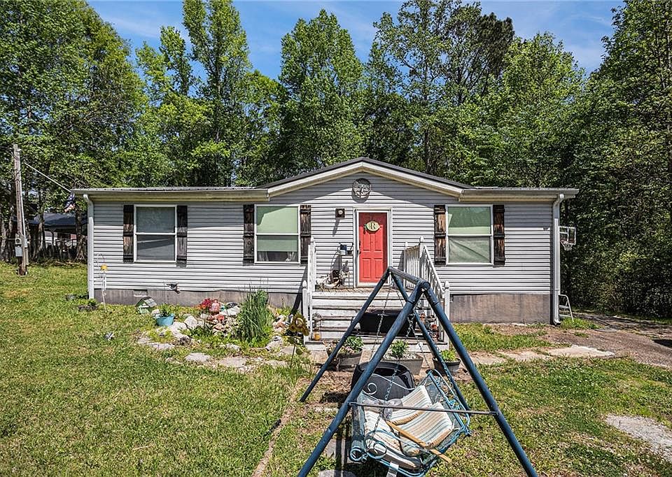 1st image of 26 Quail Hollow Dr