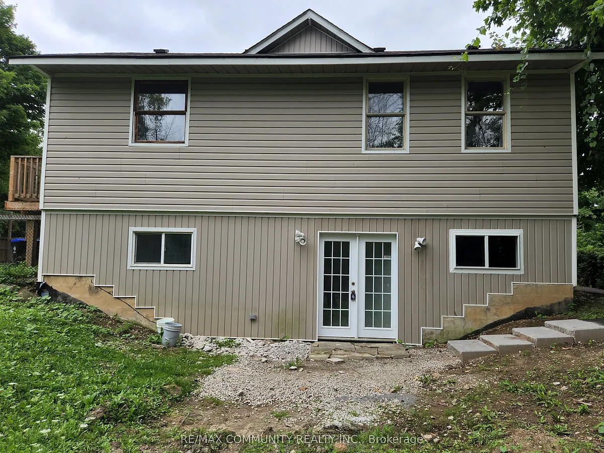 Building Photo - 802 Cedarvale Dr #BASEMENT