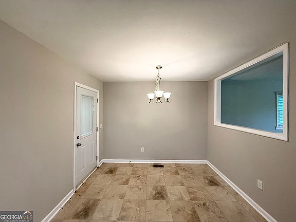 4th image of 3169 Pennington Cir SW