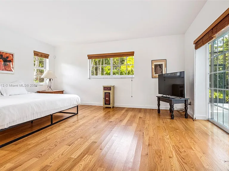 10130 SW 70th Ave — Photo 24