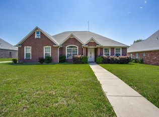 2222 Pecan St, Bonham, TX 75418