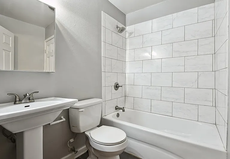 16944 Kenton Ave — Photo 7