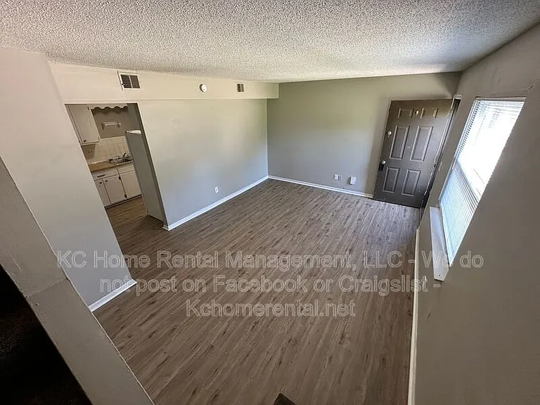 6337 N Wyandotte St — Photo 10