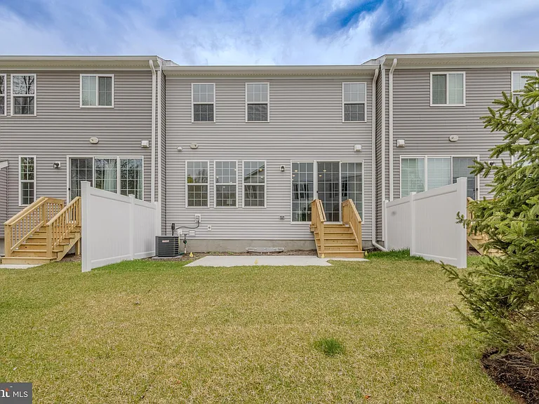 213 Harley Ln — Photo 34