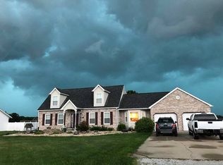 10805 Lake Rd, Highland, IL 62249