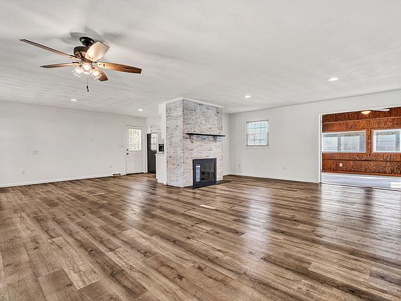 4th image of 1024 Starmount Ave