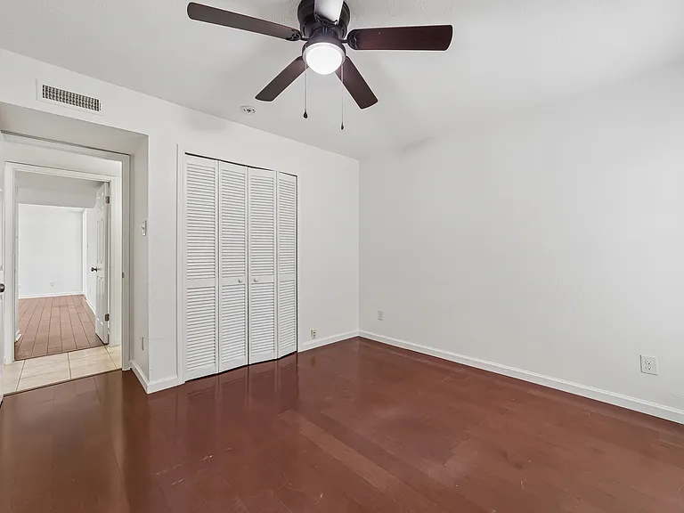10239 Green Ash Rd — Photo 23