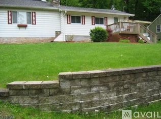 9 Hillside Rd, Sparta, NJ 07871