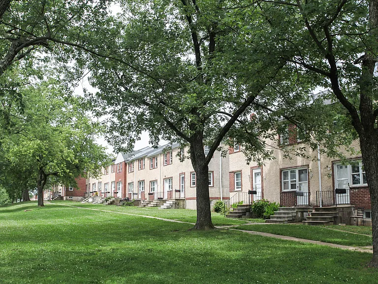 Westland Gardens Apartments and Townhouses — Photo 38