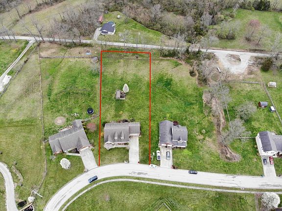 3rd image of 284 Bonnie Dr