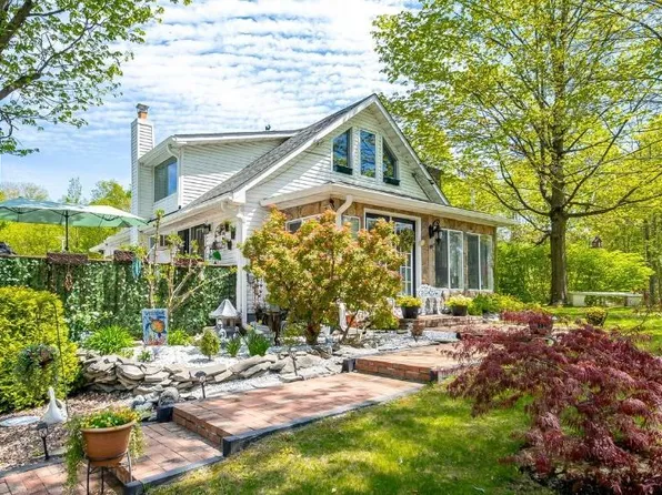 559 Noxon Road, Poughkeepsie, NY 12603