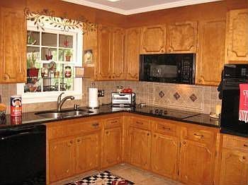3rd image of 5 Southwick Ln