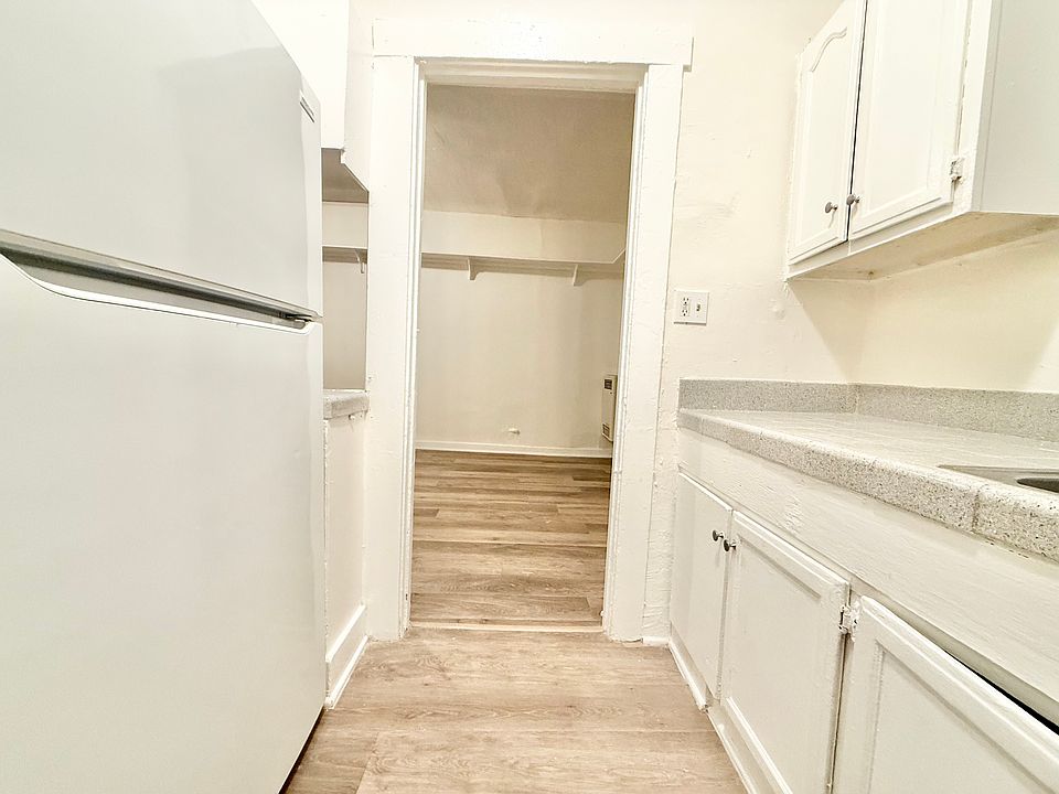 1st image of 722 S Alvarado St APT 204