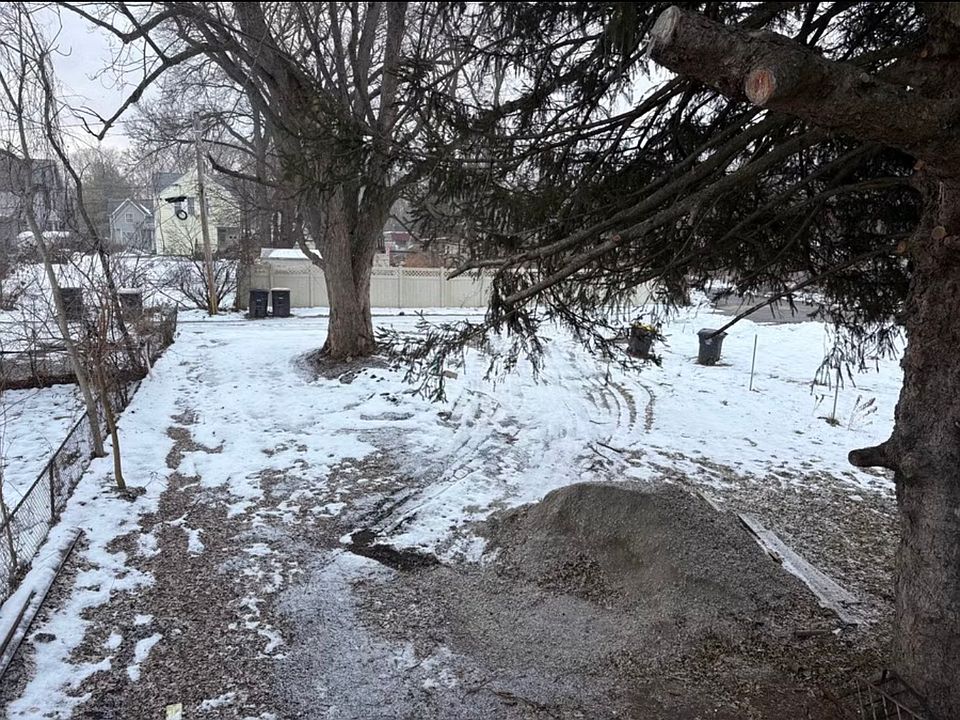 2nd image of 2136 Miner St #1