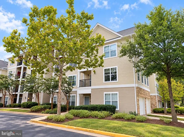 13377 Connor Dr APT F, Centreville, VA 20120