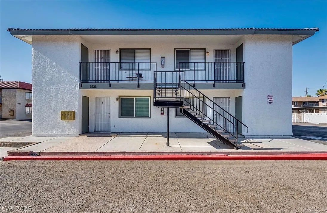 2 bed, 2.0 bath, 3870 sqft, $1,385 — Photo 3