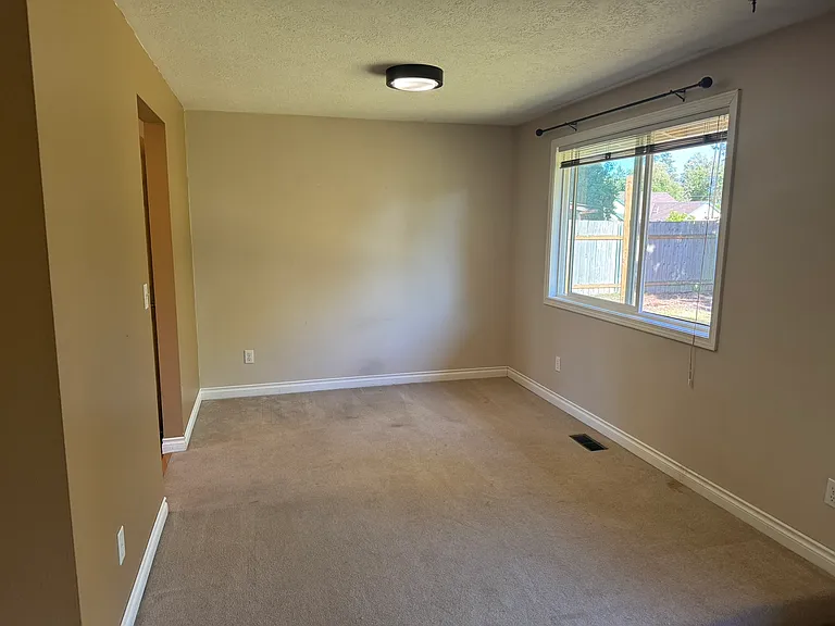 4218 NE Meadow Ln — Photo 9