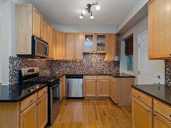 5th image of 2443 N Kedzie Blvd #2