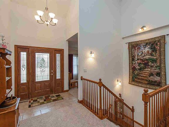 2nd image of 305 W 5th Avenue Ct