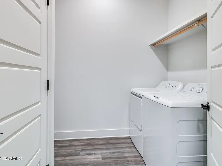 711 E Main St #600 — Photo 18
