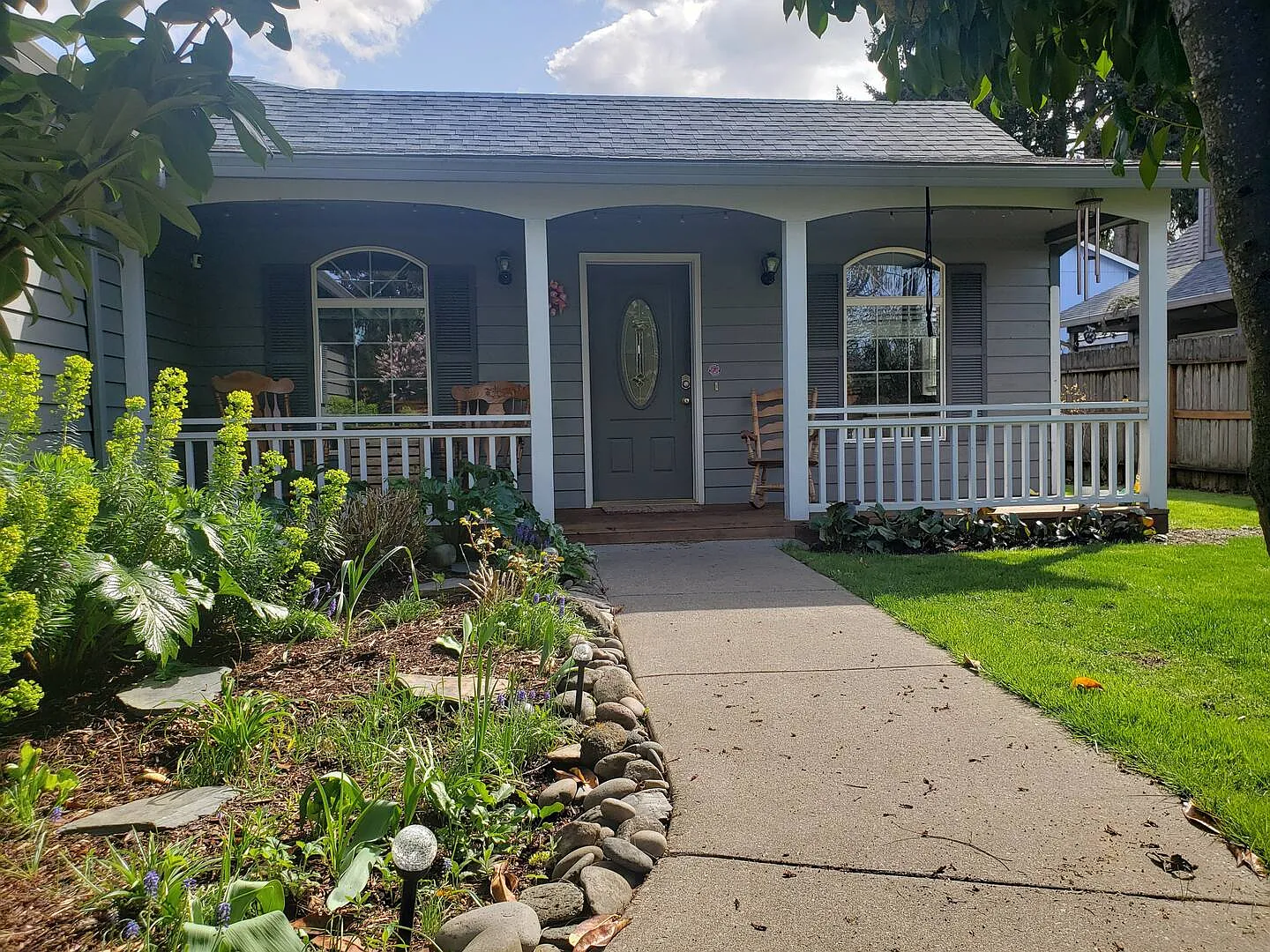 3 bed, 1800 sqft, $3,000 — Photo 2