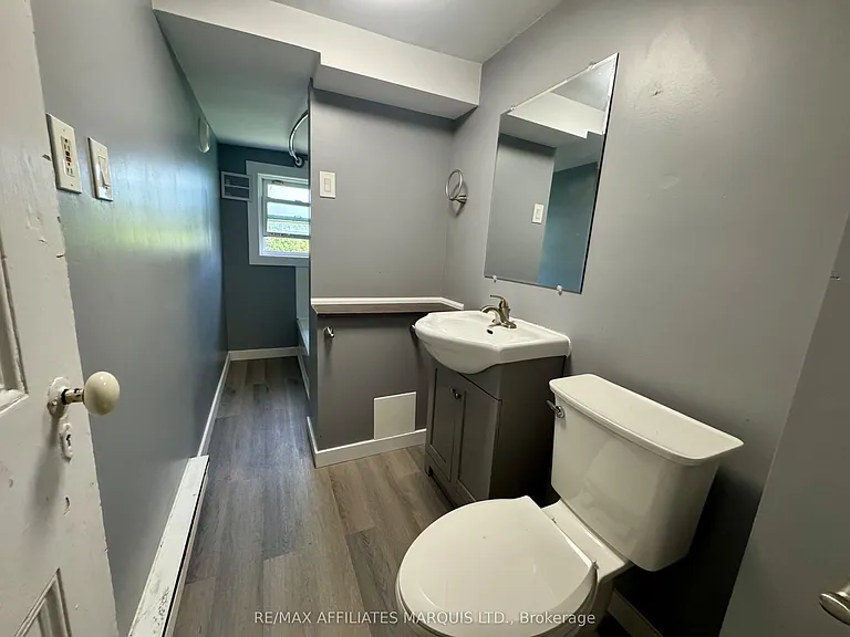 321 Water St E — Photo 10