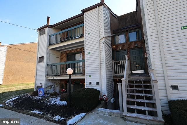 1st image of 3750 Clarendon Ave #231