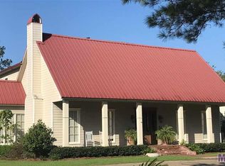 31702 River Pines Dr, Springfield, LA 70462