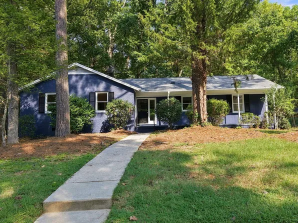 404 Long Leaf Dr, Chapel Hill, NC 27517
