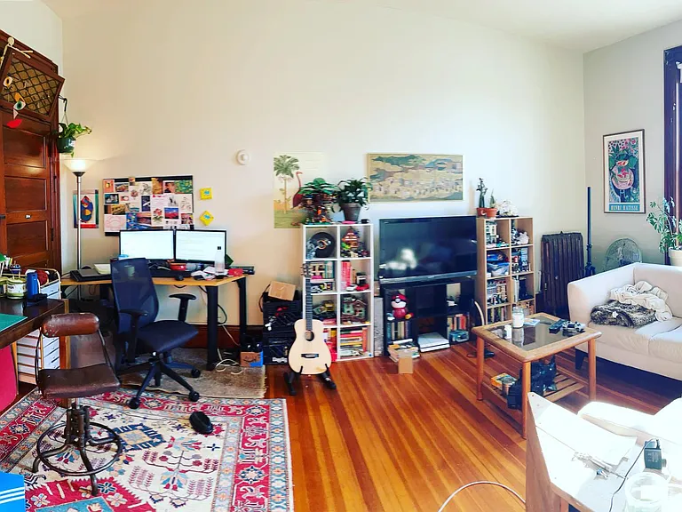182 Pearl St #16 — Photo 2