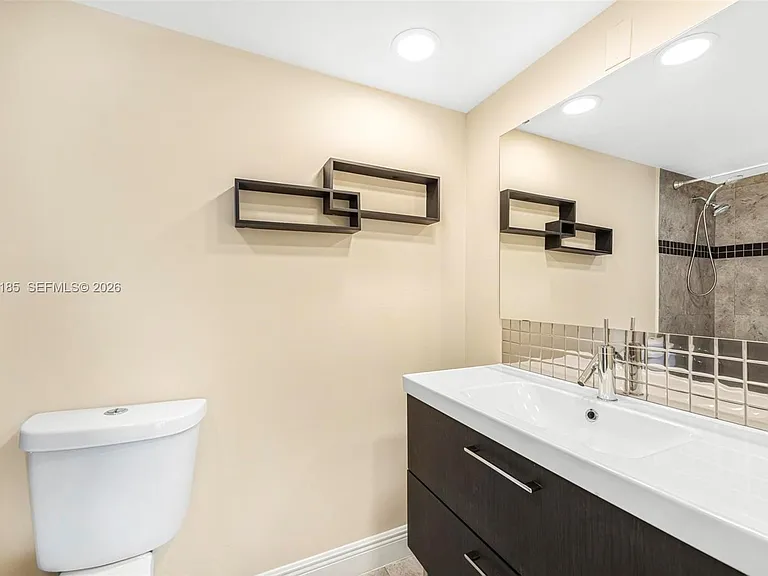 501 Three Islands Blvd #519 — Photo 17