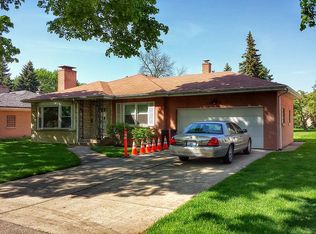 6769 N Hiawatha Ave, Chicago, IL