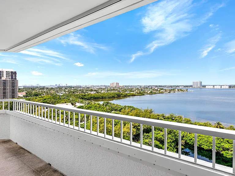 5070 N Ocean Dr #10C — Photo 32