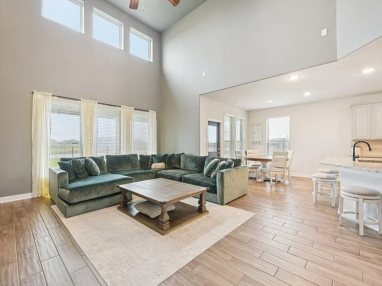 2406 Harborwood Ct — Photo 11