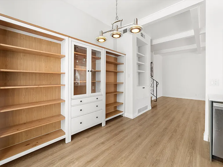 375 E 36th St #6 — Photo 15