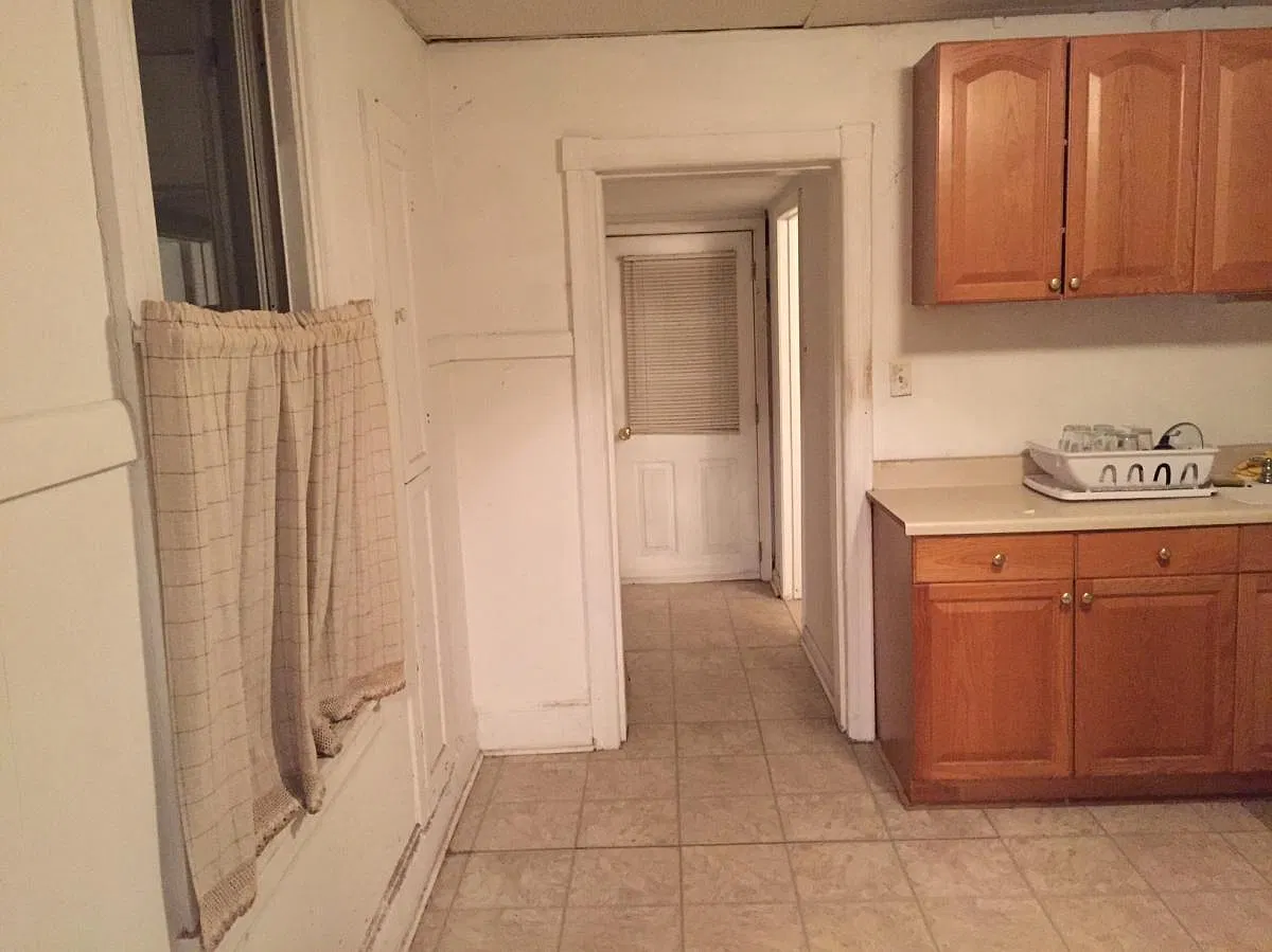 115 Longford Avenue — Photo 1